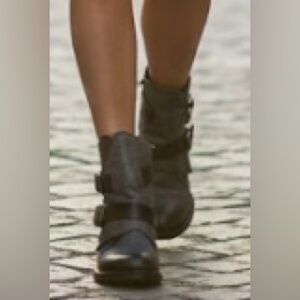 MJUS blue ankle booties size 37